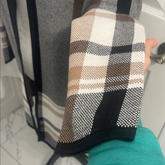 Women's Plaid Open Front Sweater Cardigan - Picture 5 of 13